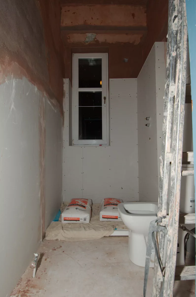 Badezimmer während der Renovierungsarbeiten